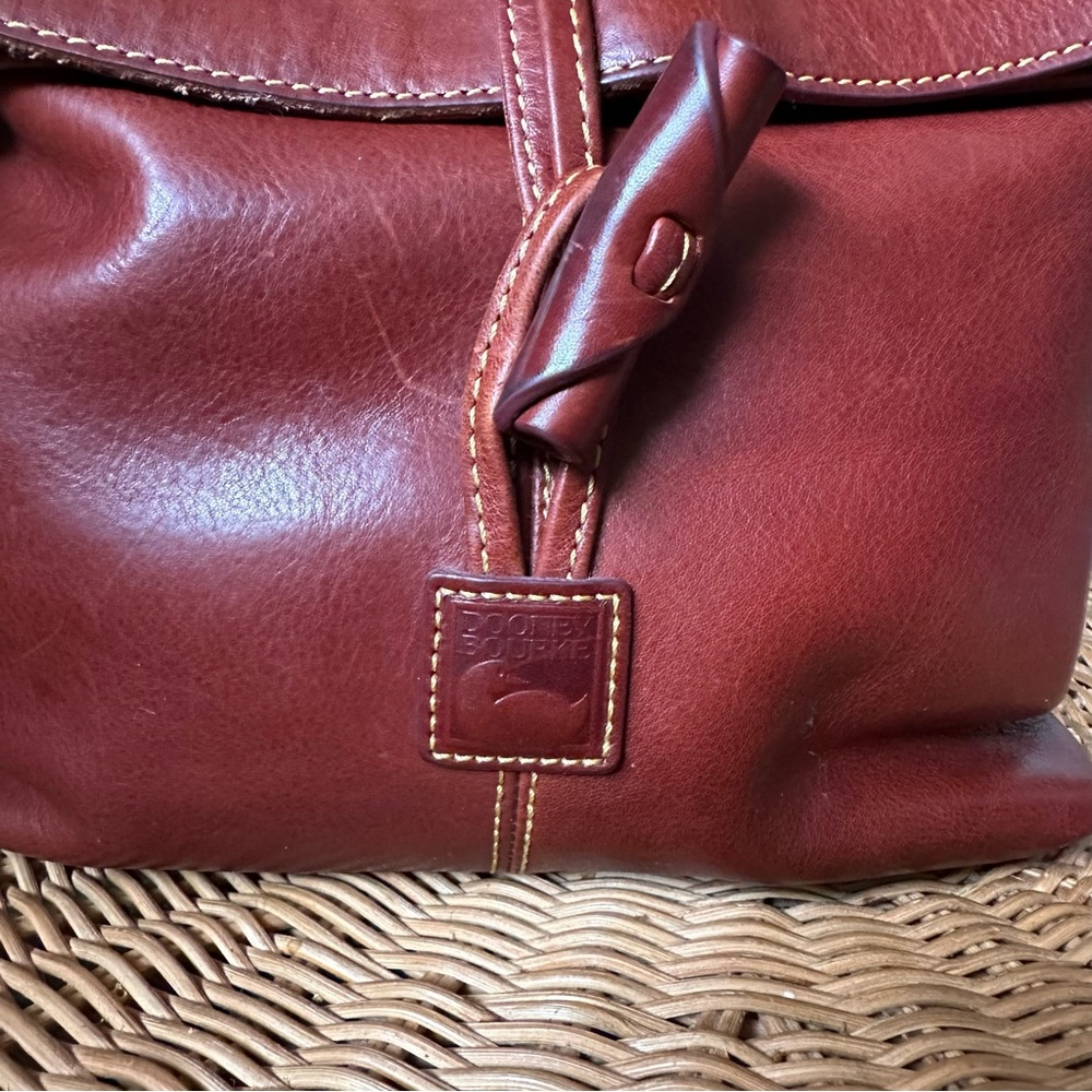 Dooney & Bourke Florentine Toggle Bordeaux Merlot Shoulder Crossbody Bag - Picture 2 of 8